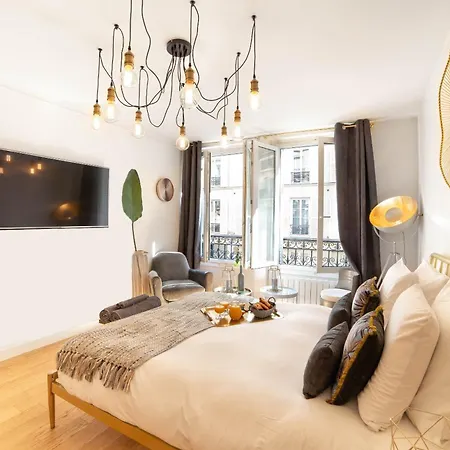 The Charming Rue Cler * Paris