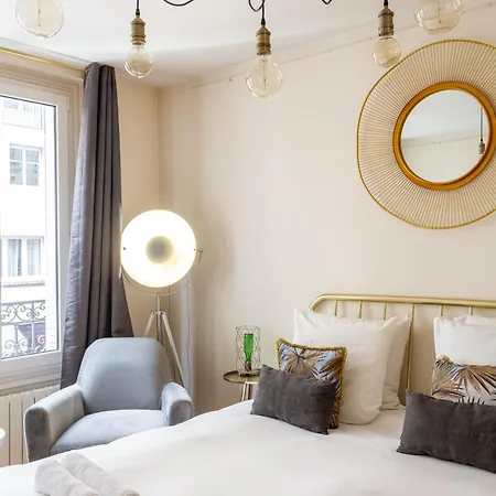 The Charming Rue Cler Apartment *
