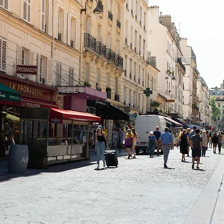 The Charming Rue Cler Daire