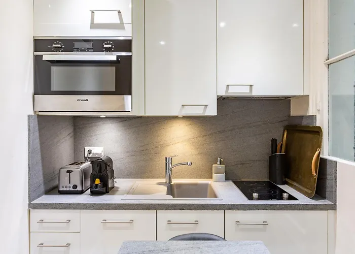 The Charming Rue Cler Apartment *
