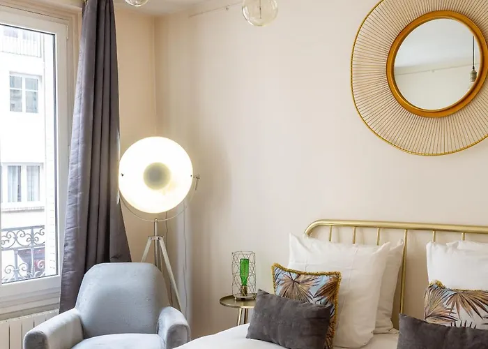 The Charming Rue Cler Apartment *